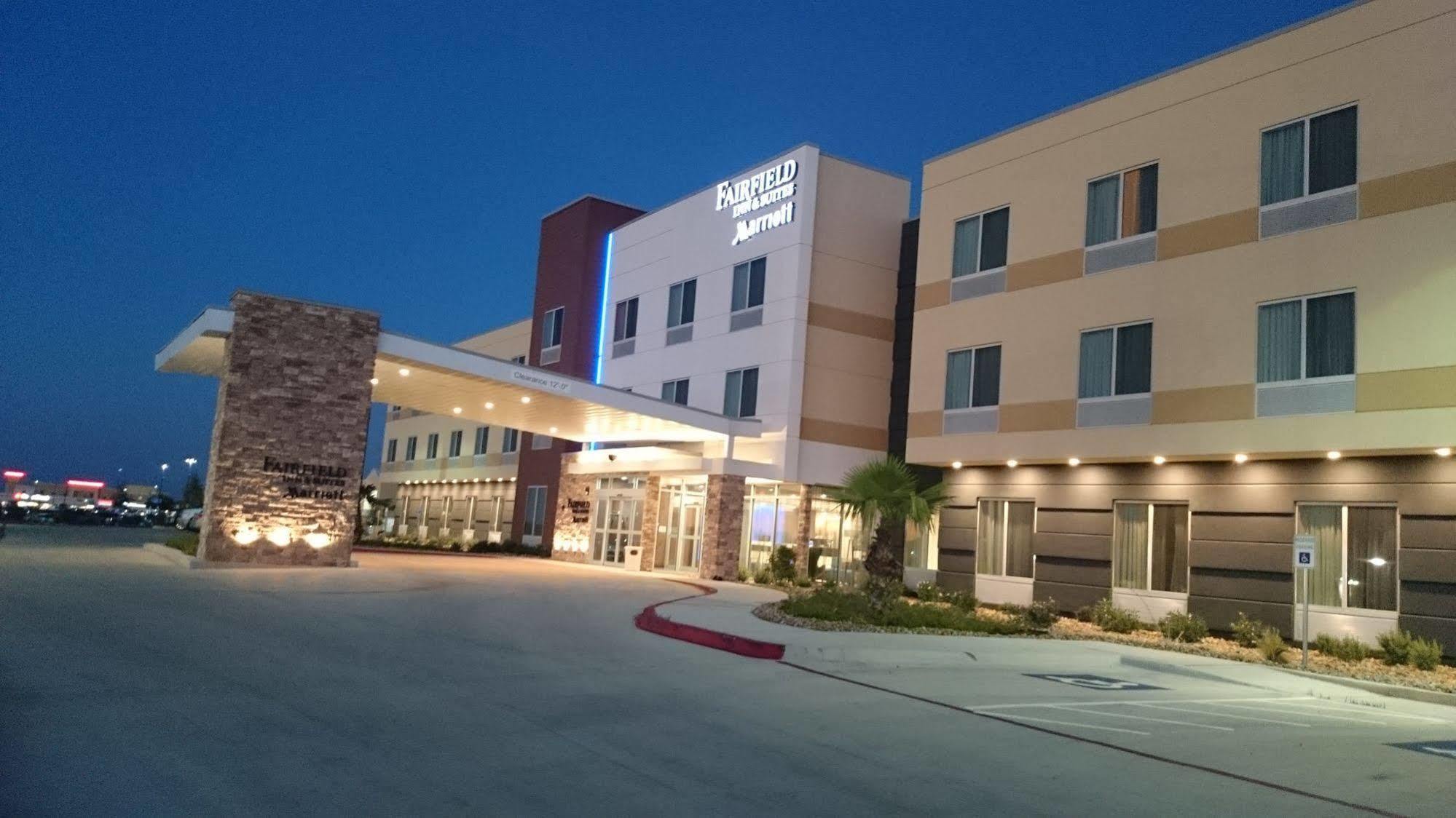 Fairfield Inn & Suites By Marriott Cuero Exterior photo